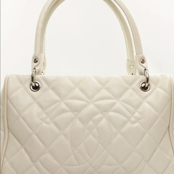 🌹 💯% CHANEL ~ SATCHEL🌹Wallet SOLD SEPARATELY - Picture 5 of 16